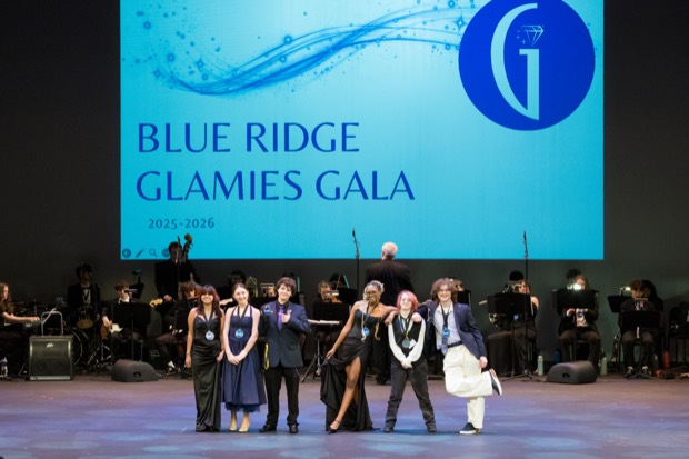 The cast takes another bow